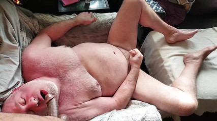 DOUBLE CUM – Bear jerks off for you twice!!