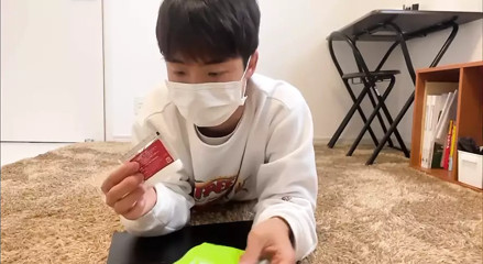 Show off Chewy masturbation with an erotic erection that has become hard in the state of M-shaped spread legs