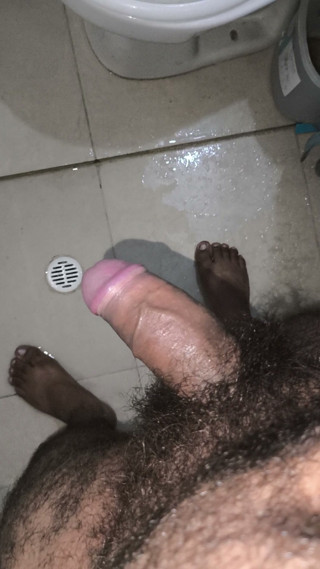 Hairy man pulling cum