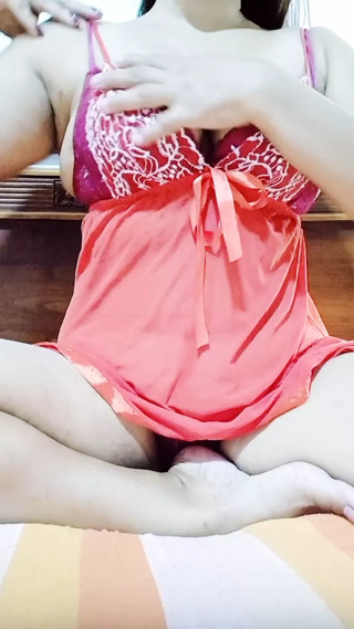 Sri Lankan sexy girl masturbates