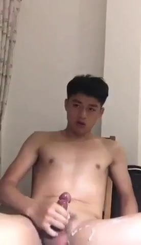 asian twink cumming for cam (1'03'')