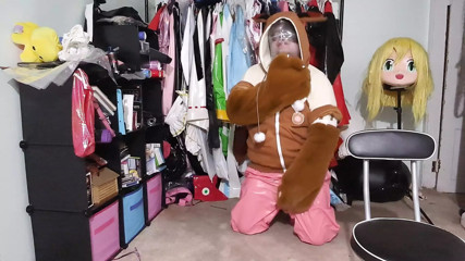 Breathplay Cosplayer with Hands Trapped in Paws Rubs to orgasm PVC suit