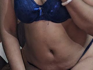 Desi Indian bhabhi show natural boob and pussy