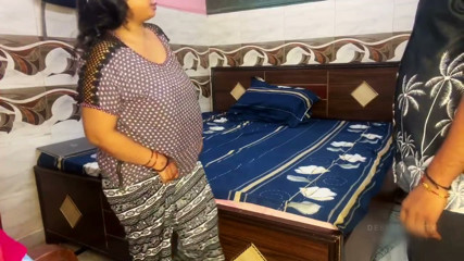 Hot Indian Stepmom Gets Super Wet During Hard Home Se