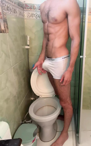 Big soft dick pissing twice in a row