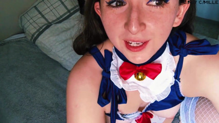 Snowwhite Can Sing and Squirt at the Same Time