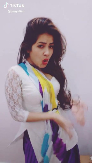 Bangladeshi HOT Desi Dance