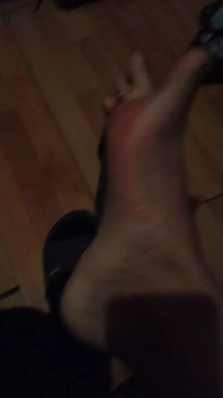 Feet want to step on your face thumbnail