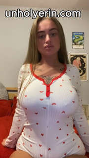 Watch this tattooed goth teen fingers hard herself