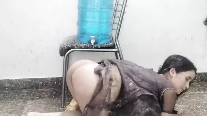 Step sister ko akele dekh jabar chuchi daba daba kar pela