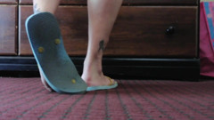 Standing shoeplay flip flops