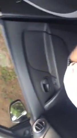 Suceuse turque dans la voiture