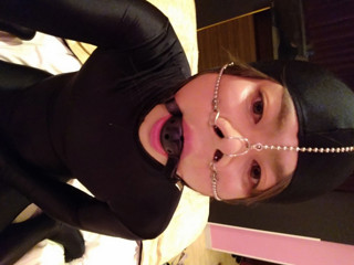 A cross-dressing boy masturbated with a collar, handcuffs, nose hook, and ball gag, and an embarrassing appearance in full-body tights. thumbnail