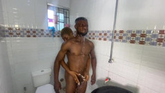 Free fuck in the bath