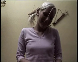 Blonde macht mit dem Video Ihren Freund eifersuechtig