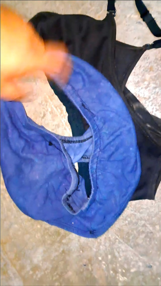 panty of a virgin girl made my penis shake - Hand job