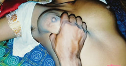 Aaj mujhe padosi Ne chudai Kiya raat mein bilkul chut ka bhosda bhosda banaa Diya bahut hi Anand tha ek desi