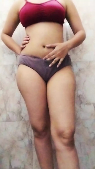 Bhen ki choot faadi meje liye puri desi hot