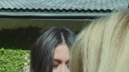 Hei&szlig;e Lesben im Garten: White Panty Chronicles 12 thumbnail