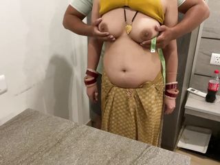 Tharki Tailor Ne Dikhaya  Apna Rang aur Bahane Se Maarli Bhabhi Ki Choot