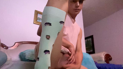 ANNDY SHOWING HIS ASSHOLD TO BE FUCKED