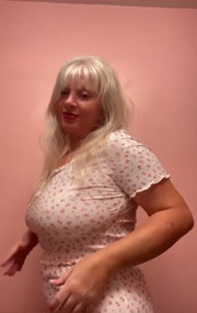 I Found This Little Dance in the Bathroom Video