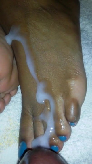 cum on wifes sexy feet and toes