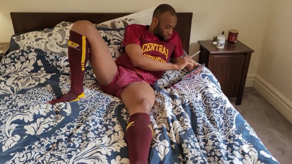 Kenniejai Jerks off in Cmu Gear