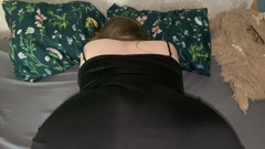CUMSHOT ON MILF WIFE'S BIG ASS. RUSSIAN HOMEMADE AMATEUR DOGGY STYLE