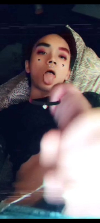 A chinese crossdresser jerks off himself