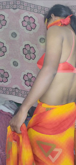 village Hot girl' first time Saree thumbnail