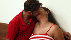 Delievery Boy Fucks Indian Bhabhi and Make His Money Back Hindi Audio