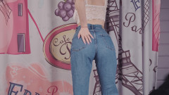 Eva Peed in Her Jeans, Made Them Wet