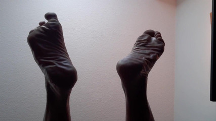 FEET PIT