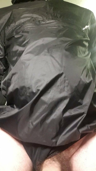 love this rustle shiny nylon jacket
