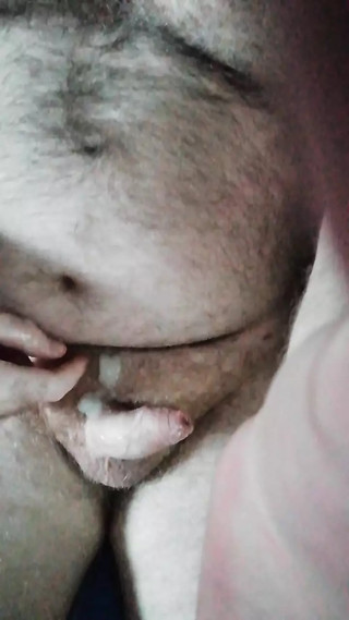 UKHairyBear - Daddy bear unloads onto his hairy belly and eats his cum.