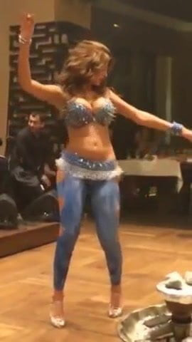 sexy Lebanese dance