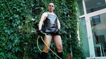 Der geile Gummigartner 18 Wet Play &amp; Piss