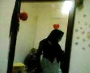 Arab shemale showing in front of camera 1