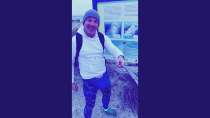 Beach walk with the bulge