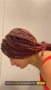 I Masturbate in the Gym, I Warm up in the Middle of a Series of Weights