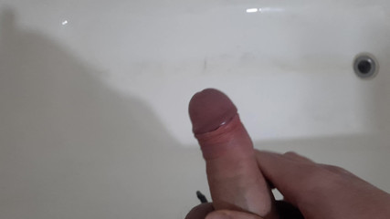Pissing in the Bathtube