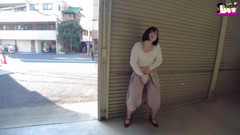 Public Ripple - a Sensitive Cutie Shows Her No-hands Trick on a City Acme Walk Chapter-2