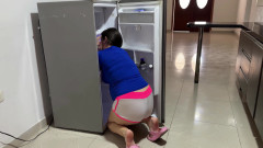 I See My Rich Stepsister Trapped in the Fridge, It Makes Me Horny to See Her Huge Ass, I End up Cumming on Her Belly