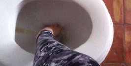 Pee!! Wanna See My Wet Pussy?