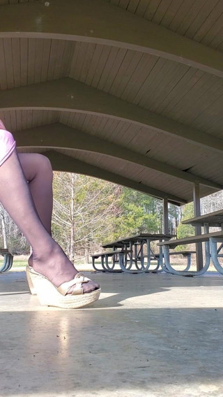 watch mommies feet crossdresser