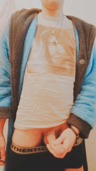 💦My Uncut Cock Masturbates Hot