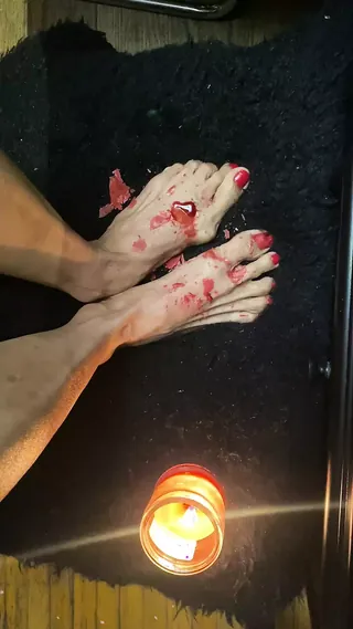 really nice tiny feet with red long toes