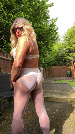 Amateur Crossdresser Kellycd2022 in Black Denim thumbnail