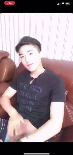 cute chinese twink JO on cam (no cum - 1'34'')